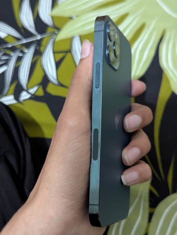 Iphone 12 pro 1