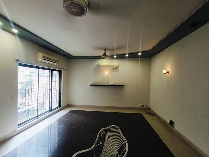 1 Kanal Most Beautiful Nice Design House Available For Rent At Prime Location Of Dha 19