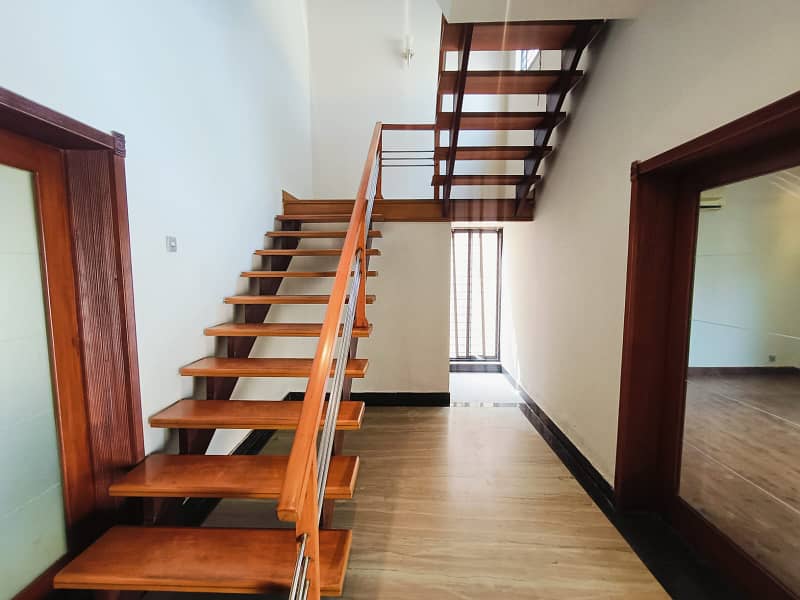 1 Kanal Most Beautiful Nice Design House Available For Rent At Prime Location Of Dha 26