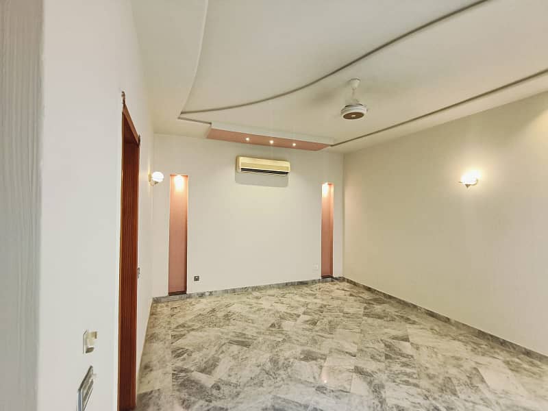 1 Kanal Most Beautiful Nice Design House Available For Rent At Prime Location Of Dha 30