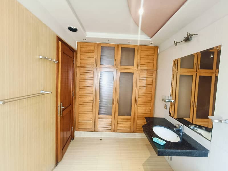 1 Kanal Most Beautiful Nice Design House Available For Rent At Prime Location Of Dha 31
