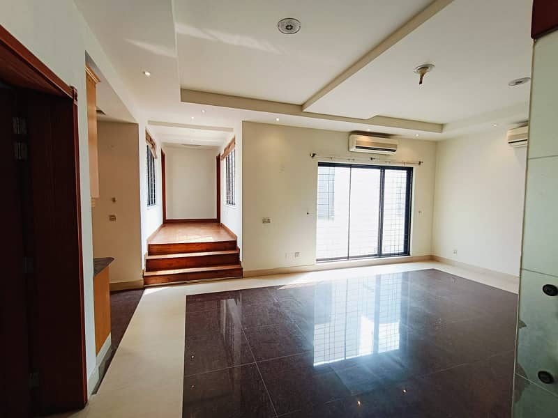 1 Kanal Most Beautiful Nice Design House Available For Rent At Prime Location Of Dha 41