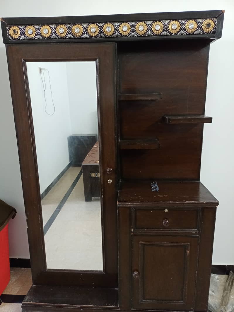 BED | SIDE TABLES | DRESSING TABLE 1