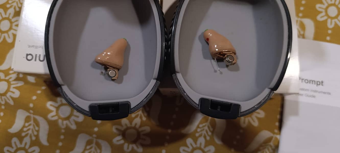 Hearing Aid (lEFT AND RIGHT) 0