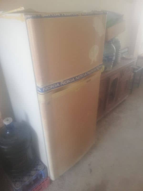 dowlance medium size freezer 0