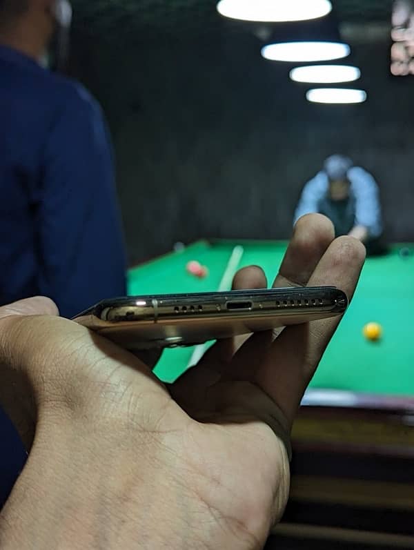 iPhone 11 pro max non pta sim working 7