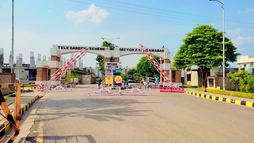 40x80 DOUBLE ROAD PLOT AVAILABLE FOR SALE 0