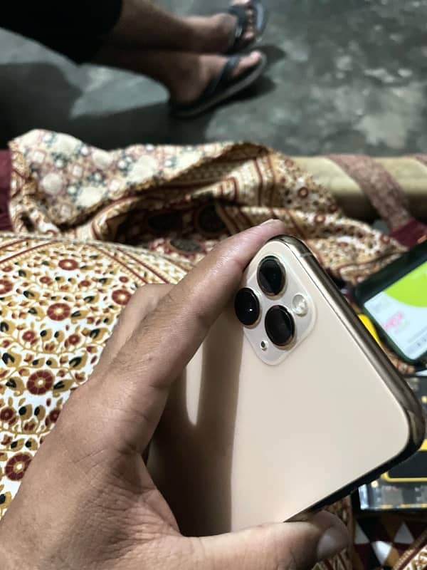 iPhone 0