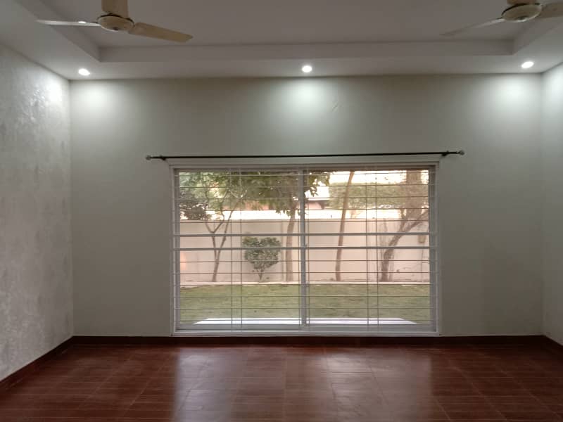 01 Kanal Elegant And Fully Maintained Super Hot Located Bungalow Is Available For Rent In The Best Block Of DHA Lahore. 0