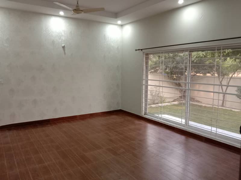 01 Kanal Elegant And Fully Maintained Super Hot Located Bungalow Is Available For Rent In The Best Block Of DHA Lahore. 18
