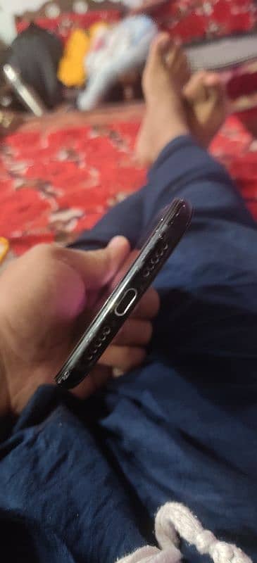 OnePlus 6t 8-128 onehand use 1