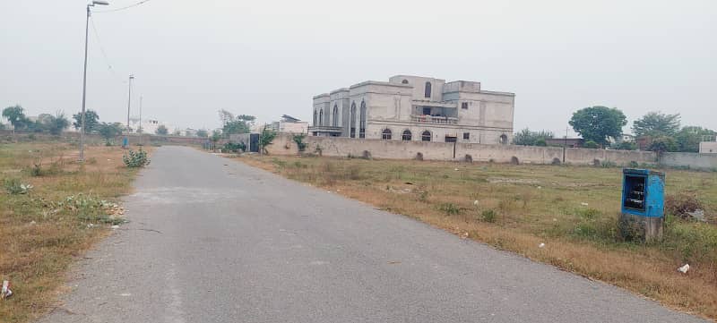 4 Kannal Residential Plot for Sale near park in executive block in paragon city 2