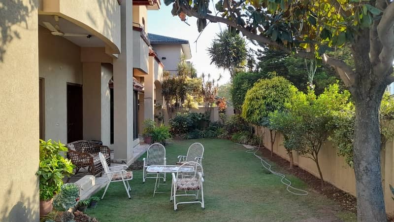 F-11-1 666 Square Yards Beautiful House 2 Unit Margalla Facing 1