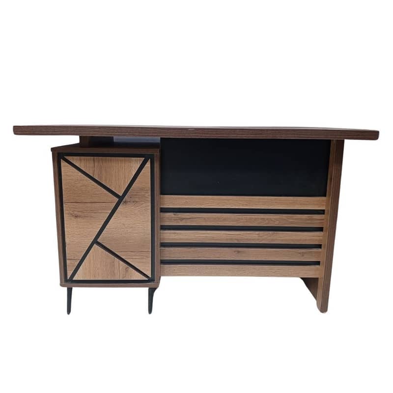 Sturdy Wooden Computer Table – Perfect for Home & Office | Great Condi 1