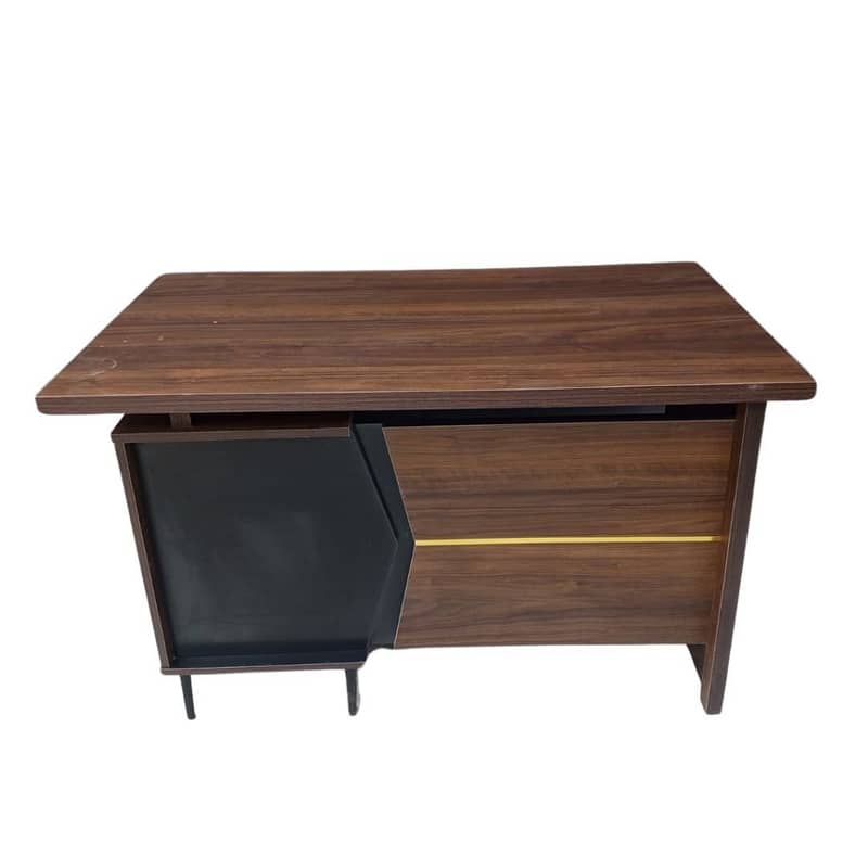 Sturdy Wooden Computer Table – Perfect for Home & Office | Great Condi 6