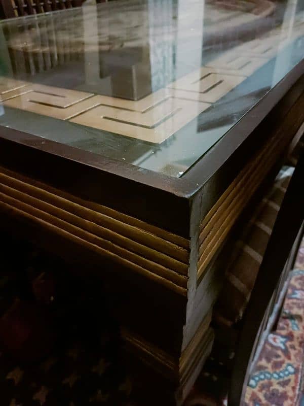 dining table with 6 chairs available 7