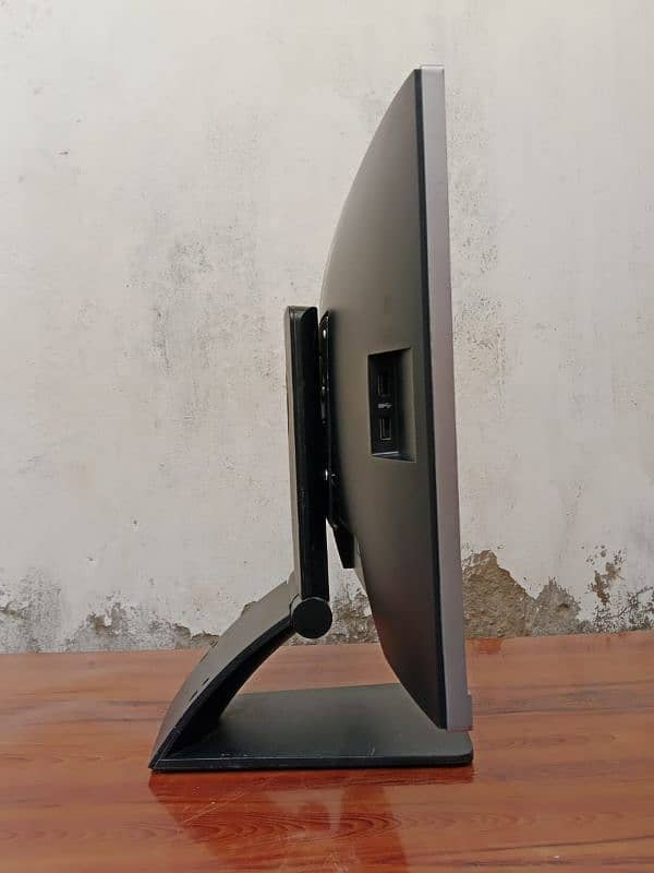 HP Border less LCD For Sale in Sargodha 10/10 3
