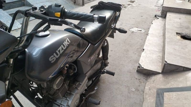 sazuki 110 all dacomet celar koi kisi kisam ka km b ni hona . 4