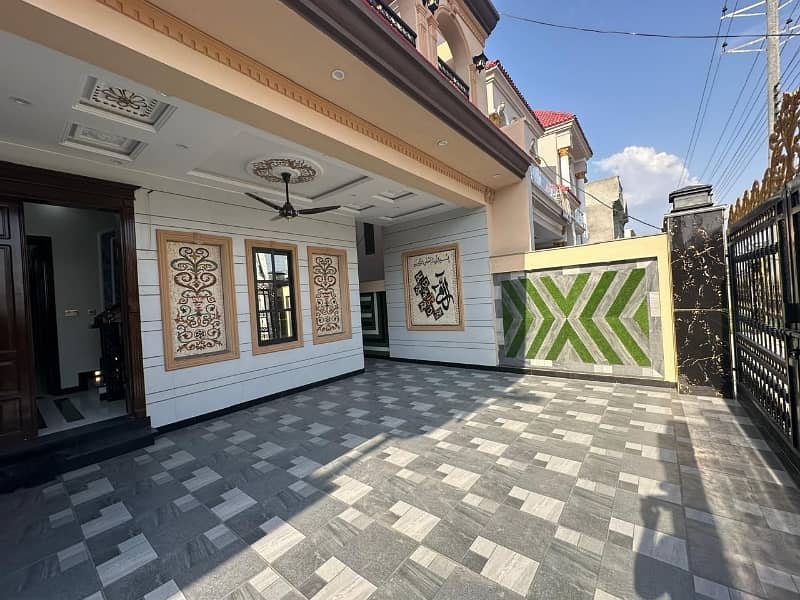 Perfect Prime Location 10 Marla House In Bismillah Housing Scheme - Ali Block For sale 1