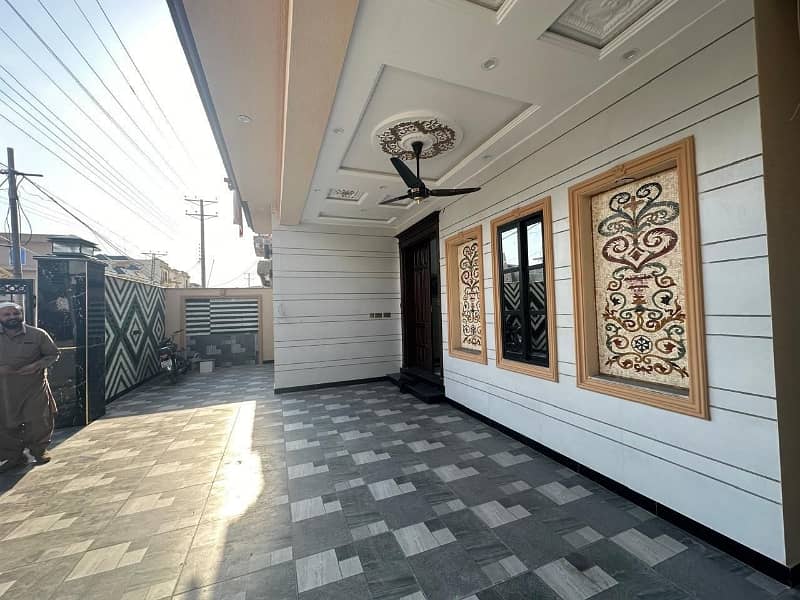 Perfect Prime Location 10 Marla House In Bismillah Housing Scheme - Ali Block For sale 2