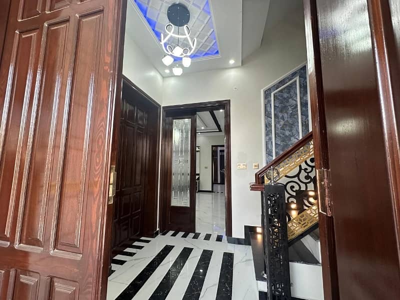 Perfect Prime Location 10 Marla House In Bismillah Housing Scheme - Ali Block For sale 3