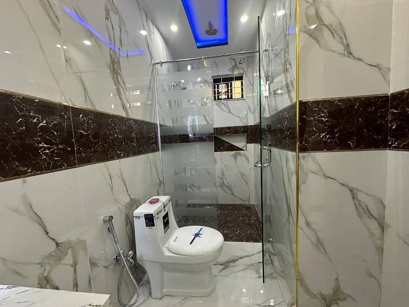 Perfect Prime Location 10 Marla House In Bismillah Housing Scheme - Ali Block For sale 8