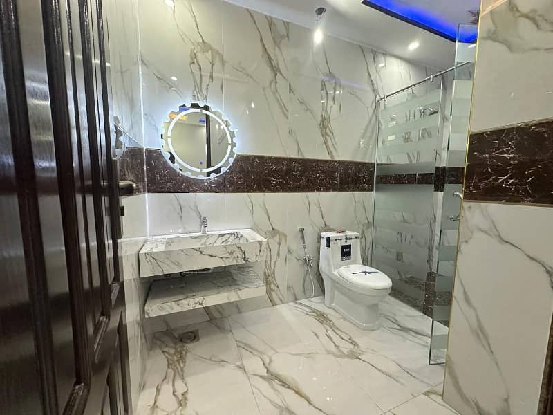 Perfect Prime Location 10 Marla House In Bismillah Housing Scheme - Ali Block For sale 11