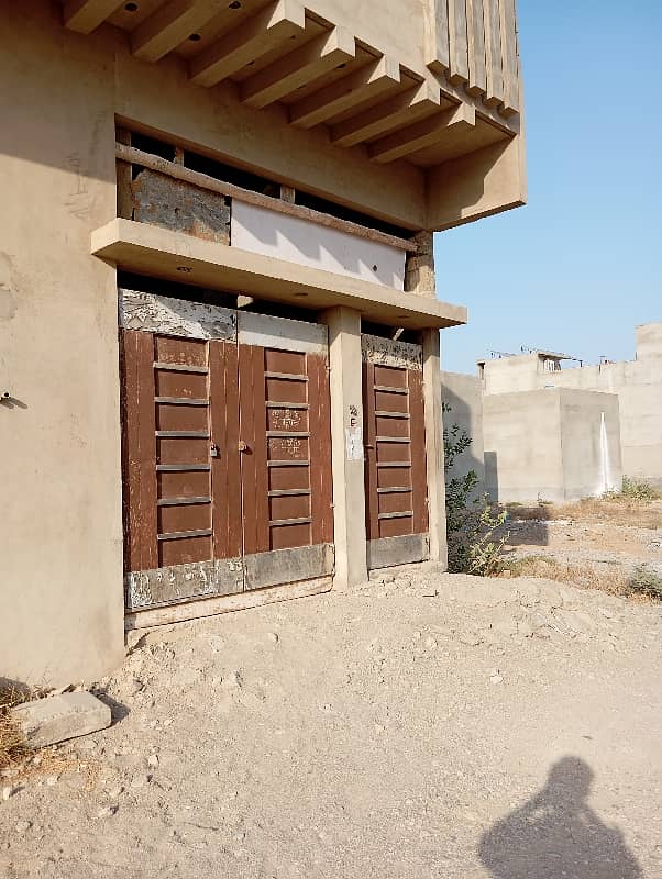 House Sized 120 Square Feet Available In Gulshan-e-Roomi 4