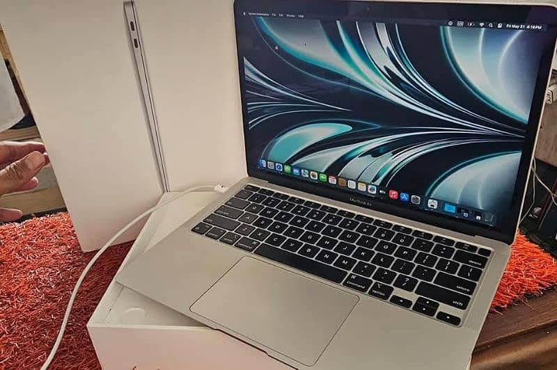 MacBook Air M-2 Chip 2022 Space Gary 0