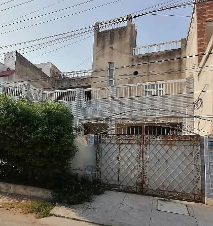 Ideal 10 Marla House Available In Allama Iqbal Town - Karim Block, Lahore 1
