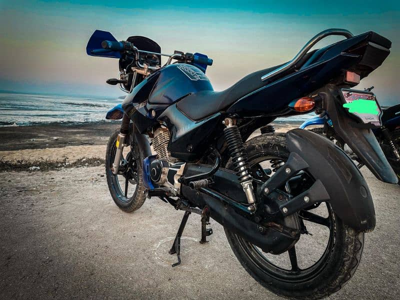 YAMAHA YBR 125G 2