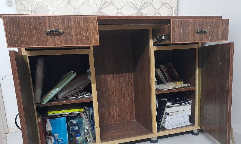 study table new condition  argent sell 0
