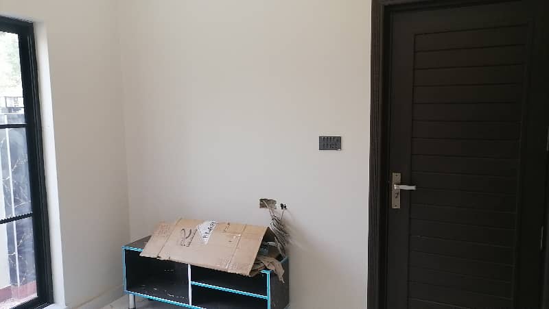 Ideal Prime Location House Is Available For sale In Faisalabad 13
