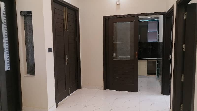 Ideal Prime Location House Is Available For sale In Faisalabad 15
