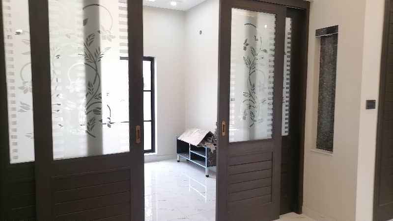 Ideal Prime Location House Is Available For sale In Faisalabad 16