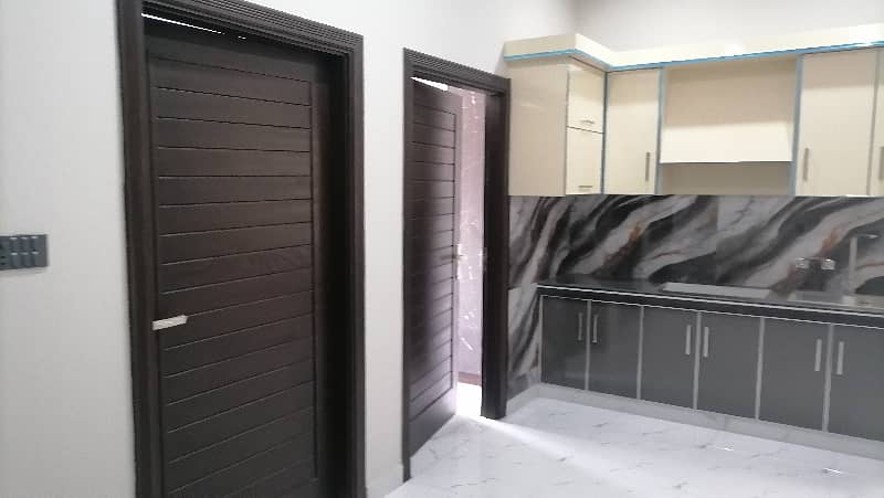 Ideal Prime Location House Is Available For sale In Faisalabad 24