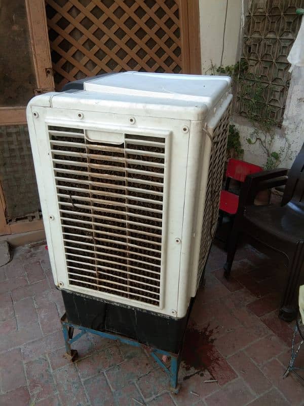 air coler for sale like new good working no folt. 1