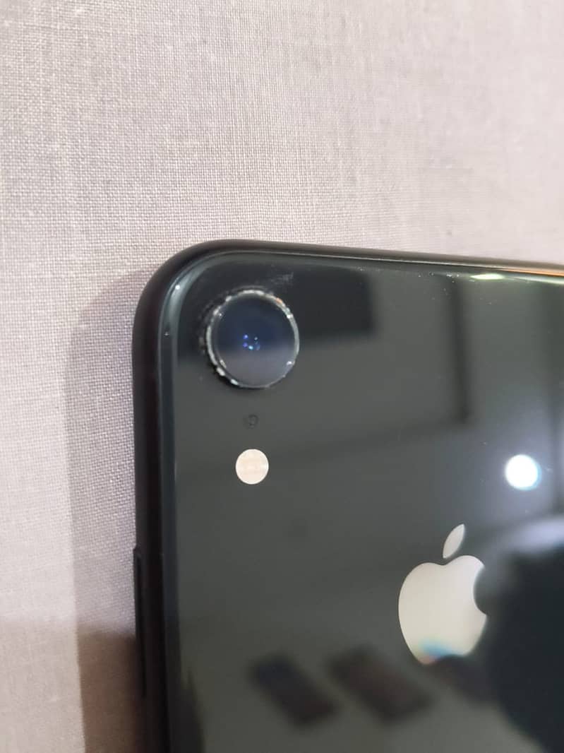 Apple iPhone XR 1