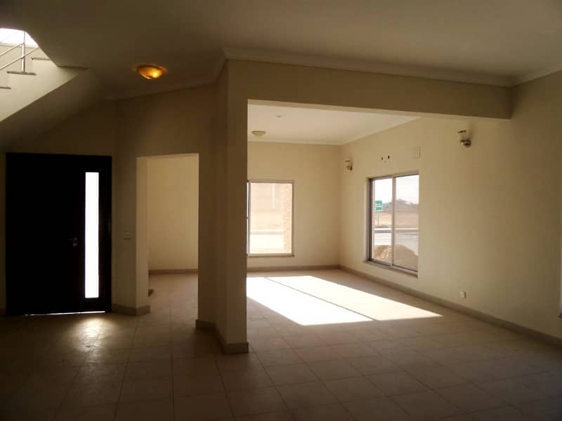 Get Your Hands On House In Karachi Best Area 16