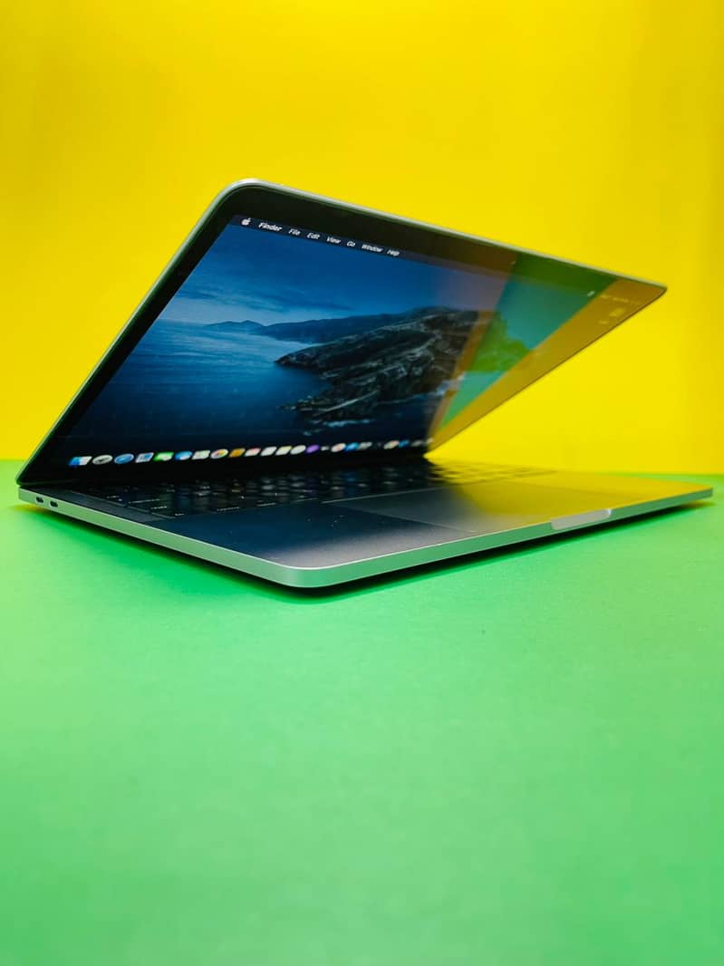 Apple MacBook Pro 2017 13'' Display with 16gb Ram Best Price 4