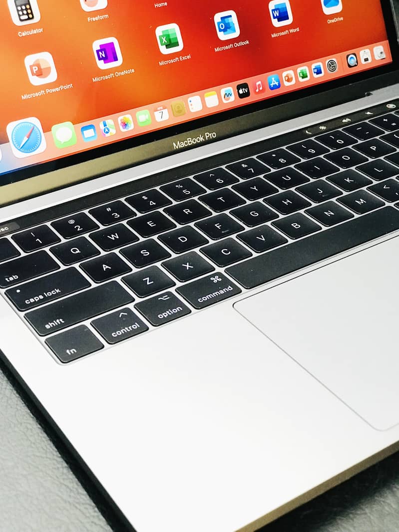 MacBook Pro 2017 with 16Gb Ram & 3.1 Ghz Processor 2