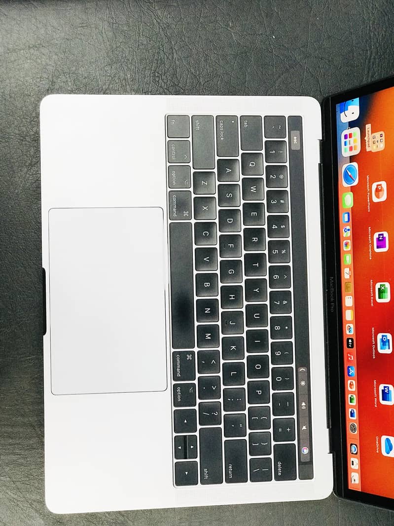 MacBook Pro 2017 with 16Gb Ram & 3.1 Ghz Processor 3