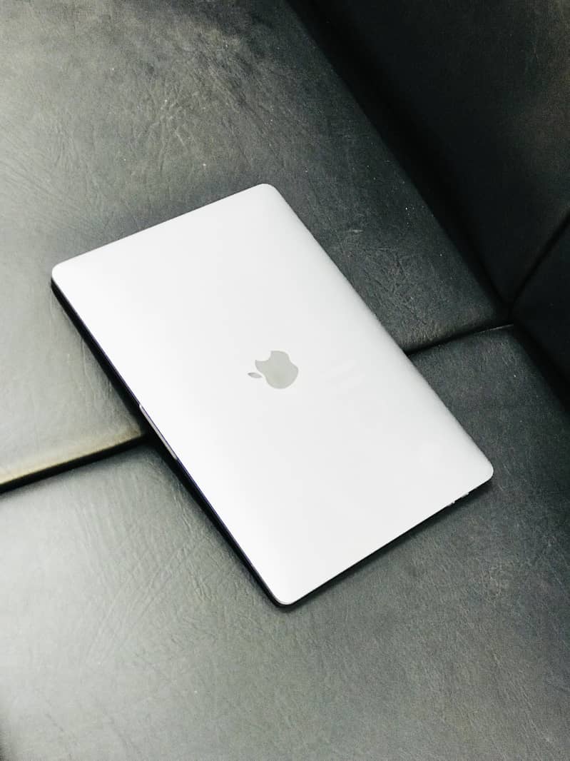 MacBook Pro 2017 with 16Gb Ram & 3.1 Ghz Processor 5