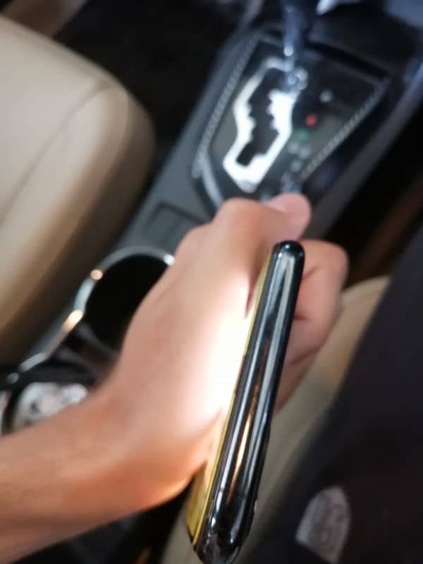 iphone 11 pro max ( factory unlock) 3