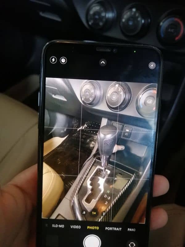 iphone 11 pro max ( factory unlock) 10