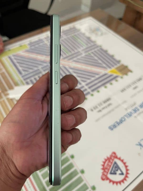 vivo mobile 6 months used condition 10/10 with charger 3