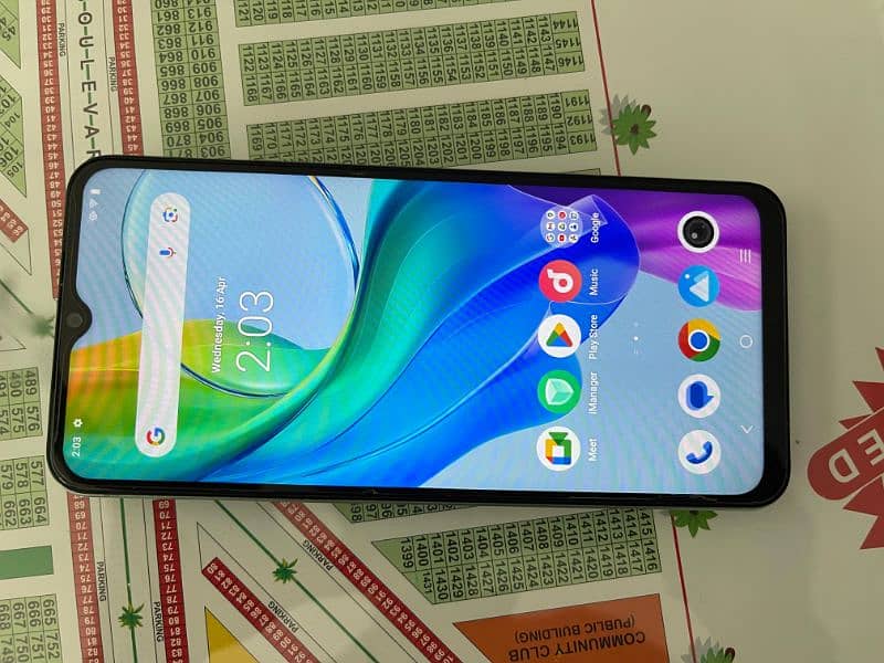vivo mobile 6 months used condition 10/10 with charger 4