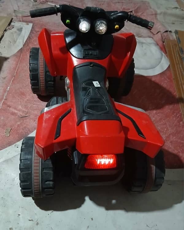 A. T. V Forward and reverse function one hour battery time 1