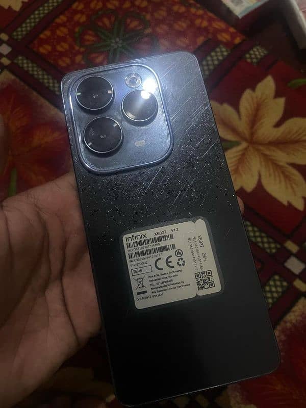 Infinix hot 40 pro Ram 8 and storage 256 3
