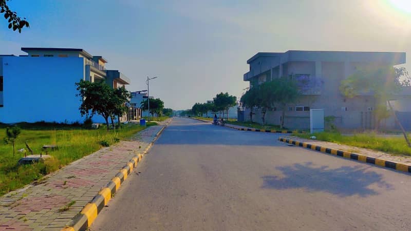 T&T F. 17 30*60 PLOT FOR SALE ON GOOD LOCATION FIRST COME FIRST AVAIL THIS OPERTUINTY 6